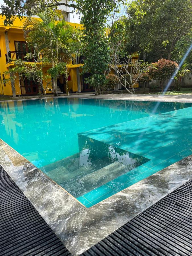 Easy Living Hotel Hikkaduwa Exterior photo